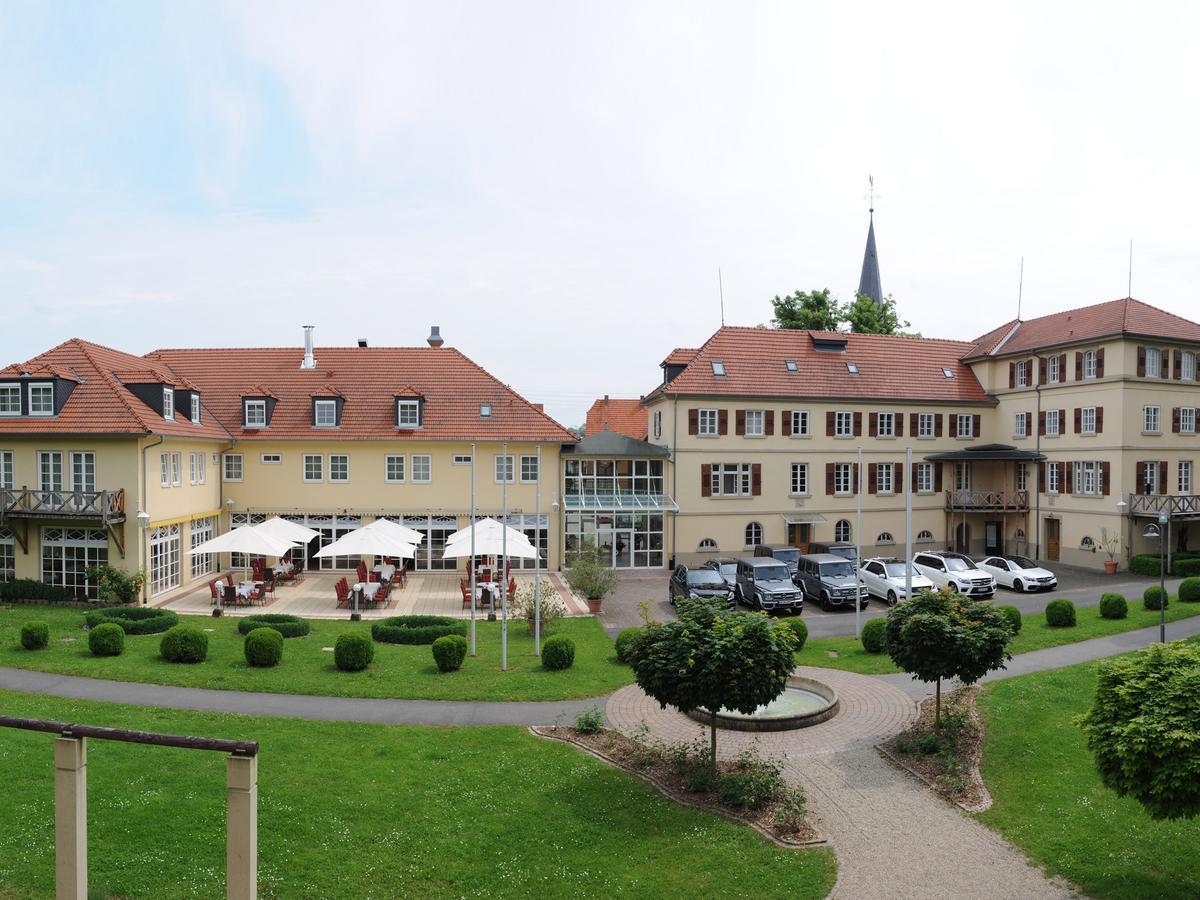 Schlosshotel Neckarbischofsheim Bagian luar foto