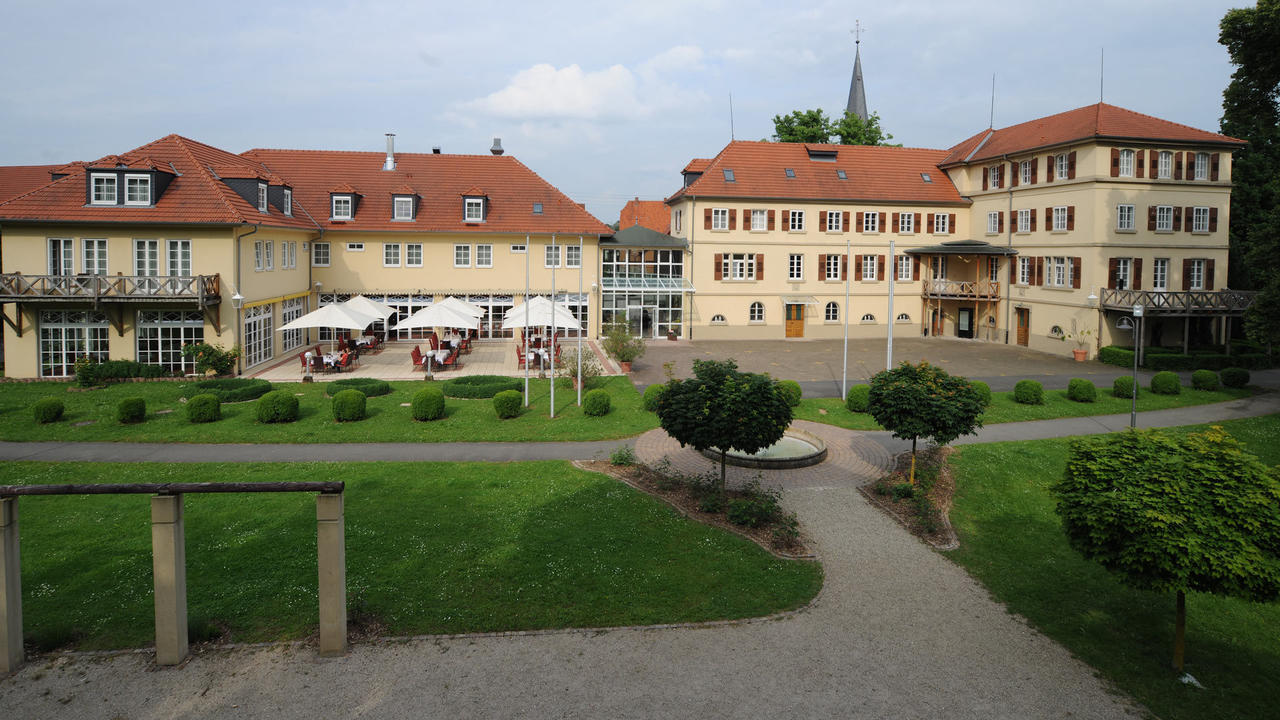 Schlosshotel Neckarbischofsheim Bagian luar foto
