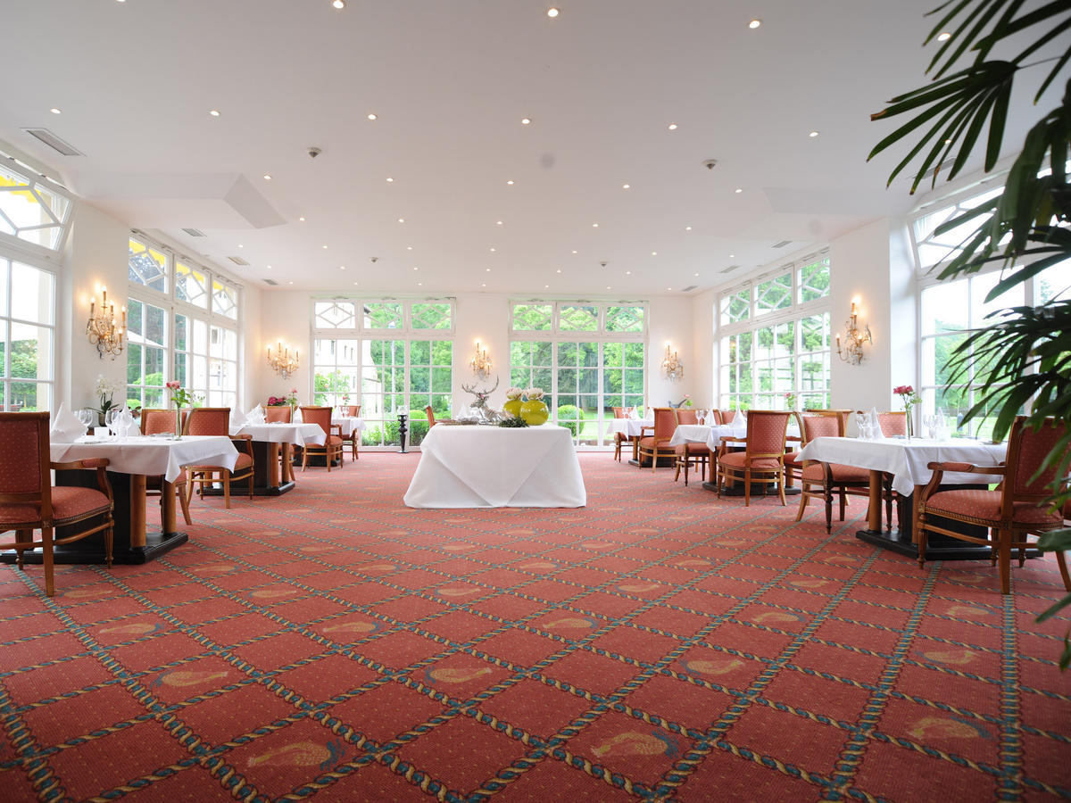 Schlosshotel Neckarbischofsheim Bagian luar foto
