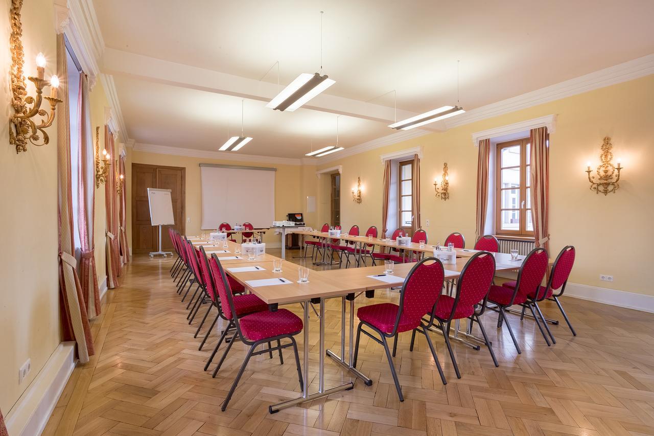 Schlosshotel Neckarbischofsheim Bagian luar foto
