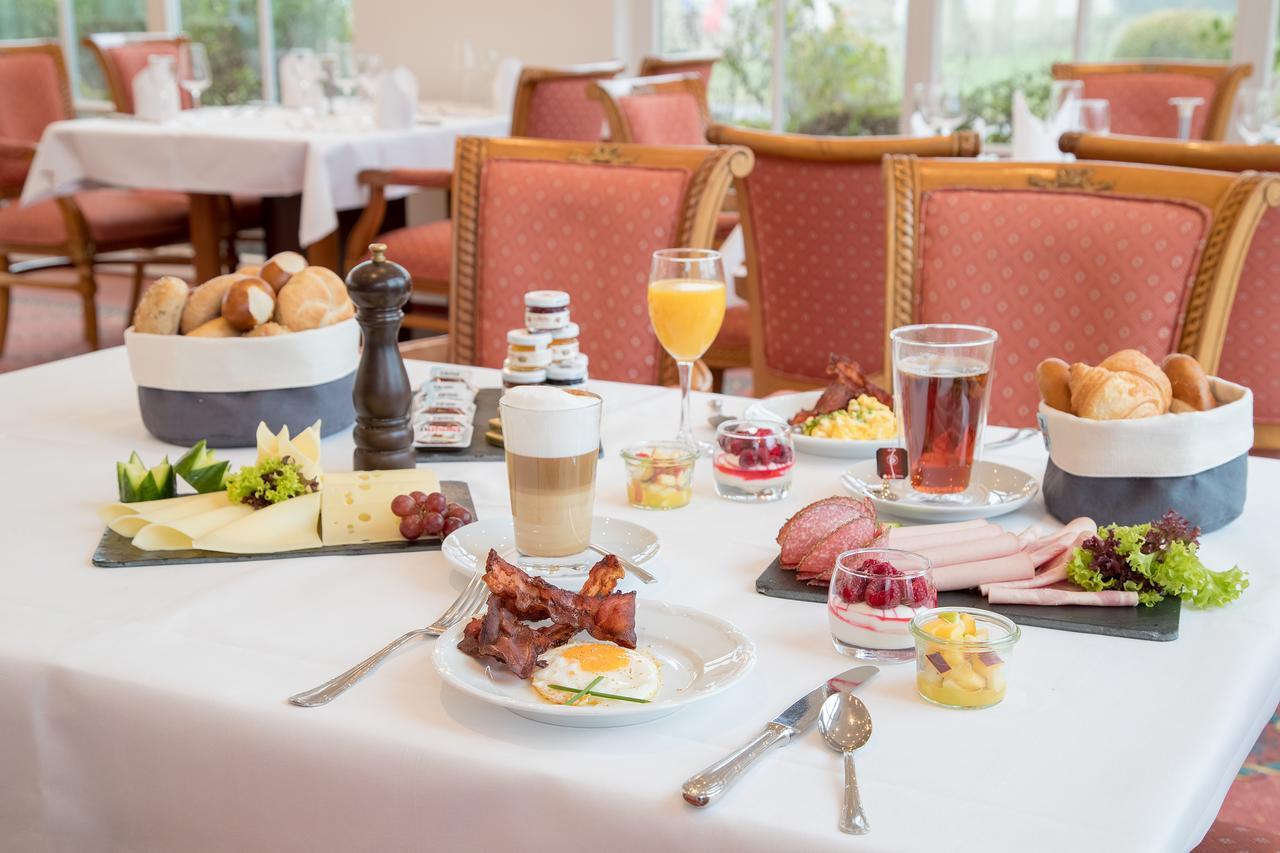 Schlosshotel Neckarbischofsheim Bagian luar foto