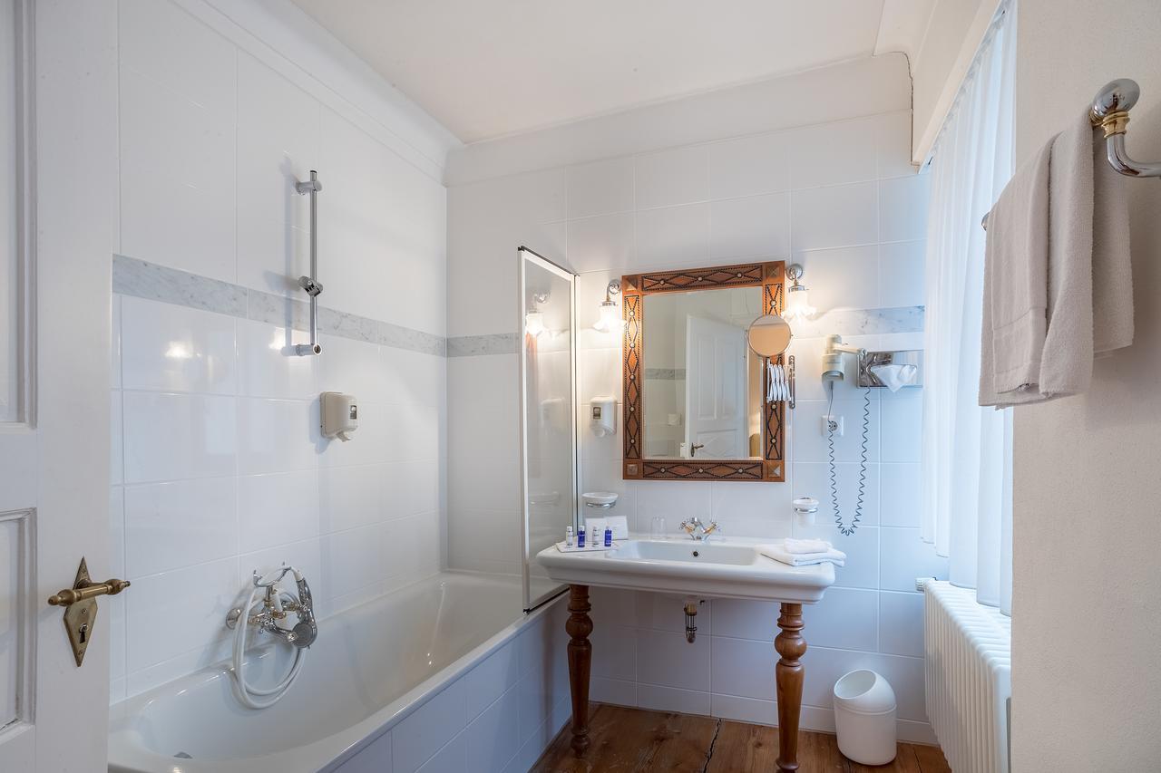 Schlosshotel Neckarbischofsheim Bagian luar foto