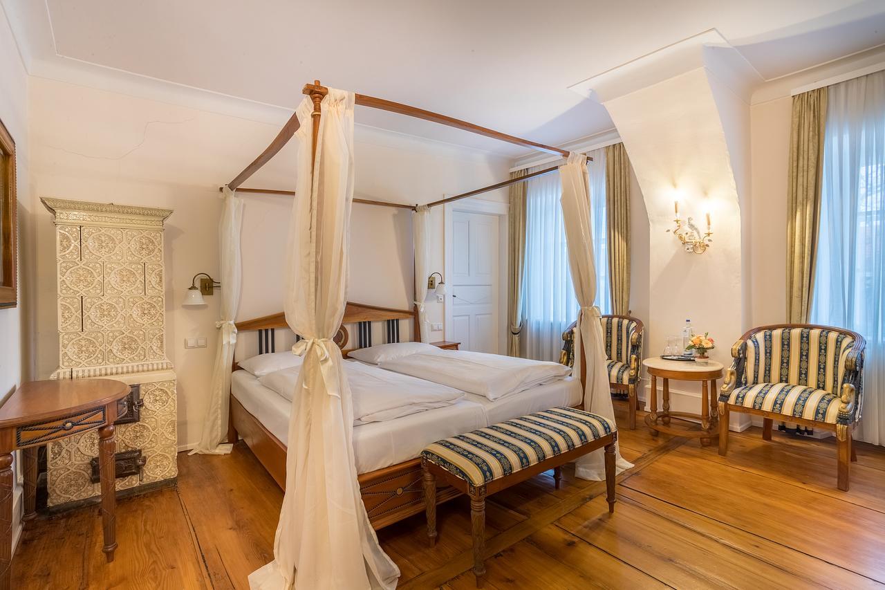 Schlosshotel Neckarbischofsheim Bagian luar foto