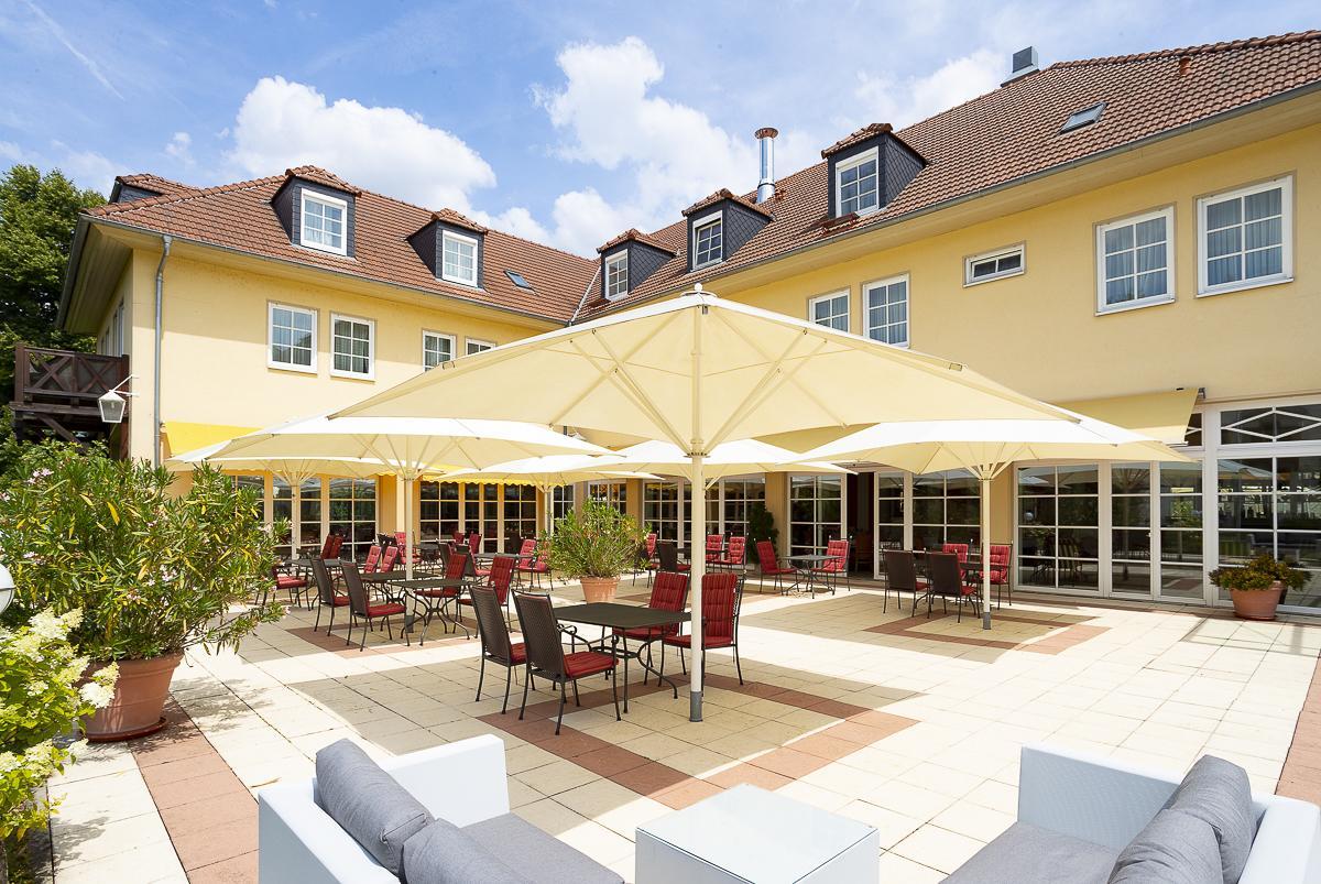 Schlosshotel Neckarbischofsheim Bagian luar foto